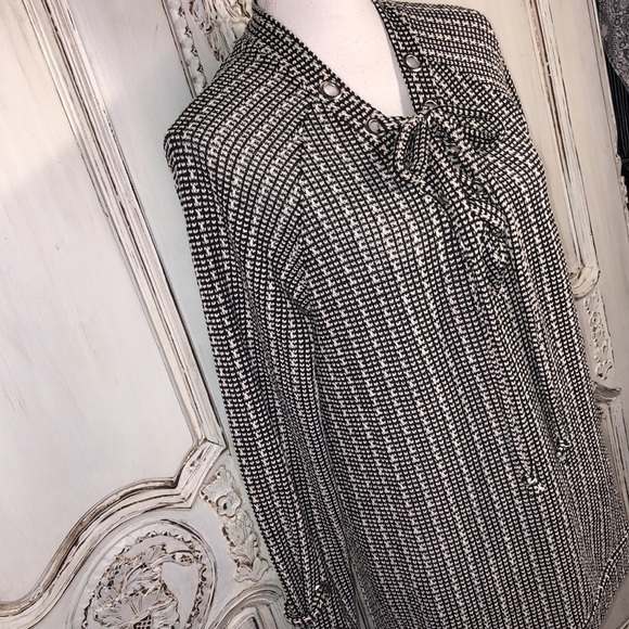 Sadie & Sage Black and White Long Sleeve Eyelet Laced Front + Sleeves Pullover - Picture 2 of 11